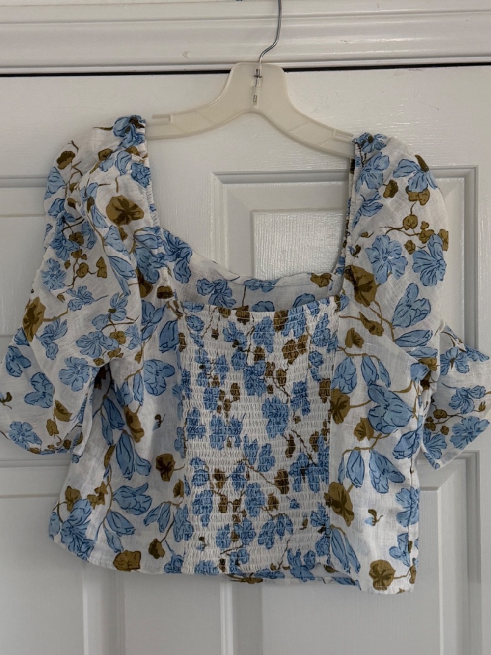 Joie Women's 100% Linen Cream Blue Floral Top Size Large Smock Back 1/2 Sleeve